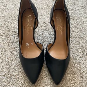 Jessica Simpson Black Pumps